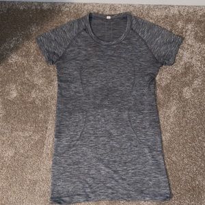 LuLulemon Swiftly Tech short sleeve shirt